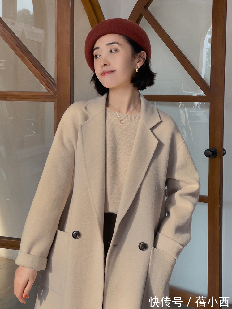 搭配|“基础款大衣”也有大讲究,这样穿搭不显老、不花哨,真的很高级