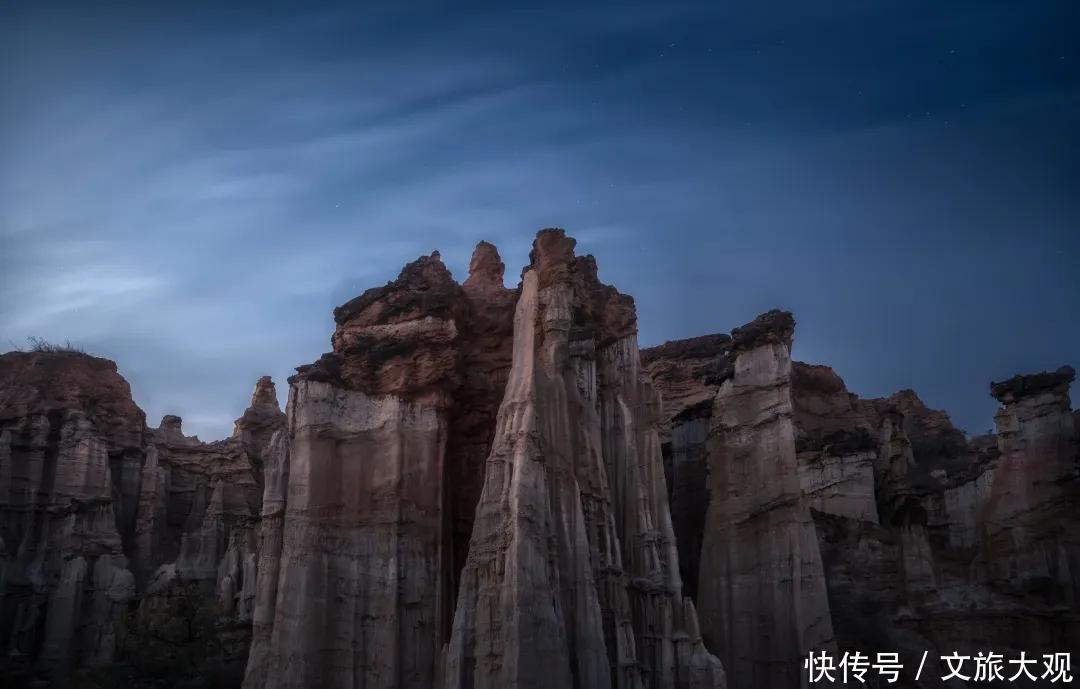 简直|组图！云南楚雄元谋土林的星空、银河，简直绝了