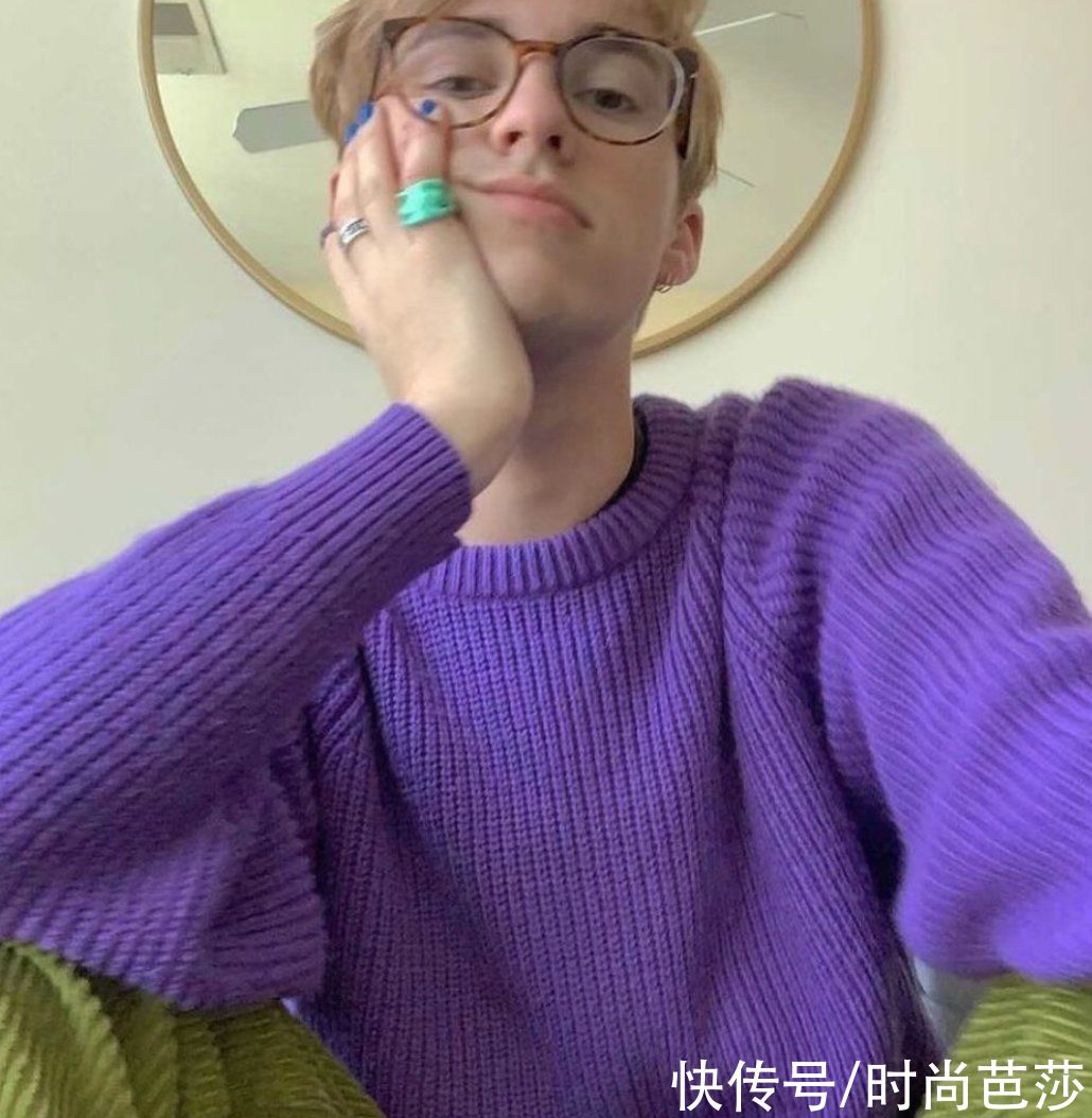 看到Jennie晒手上的戒指，终于找到原因了