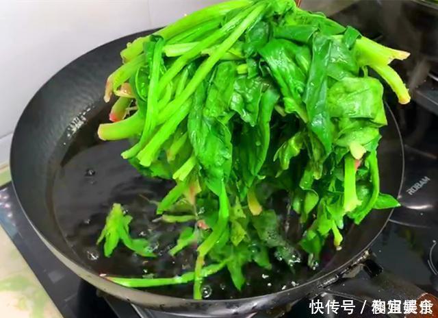 春天,碰到此菜别手软,一次性买20斤,放冰箱冻起来,特省事