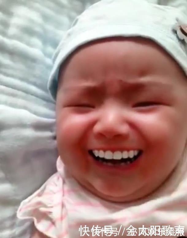 宝爸|婴儿有了牙齿是什么样的画风瞬间从呆萌变成了搞笑,太秀了