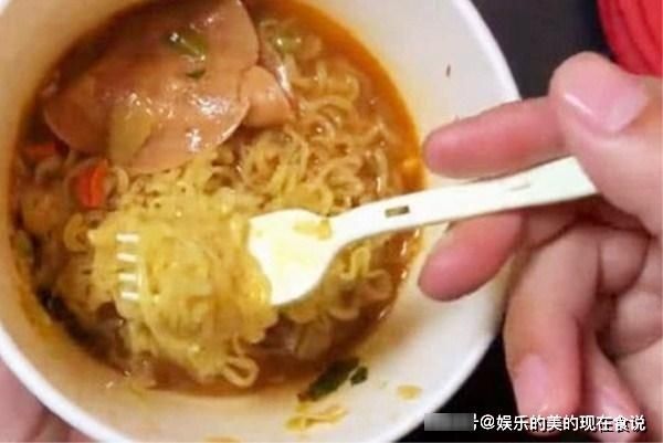 康师傅为挽回顾客,牛肉粒变牛肉片,看过价格后,网友:再也不见