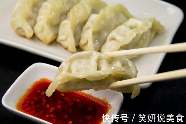 辣椒油要想好吃,最忌直接泼热油,少做了一步,难怪味道不够香