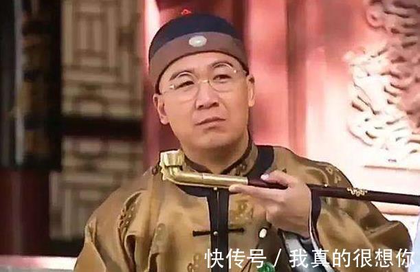 师母!纪晓岚出联昨宵师母脚朝天,他自己也对不上,和珅却坏笑着对出