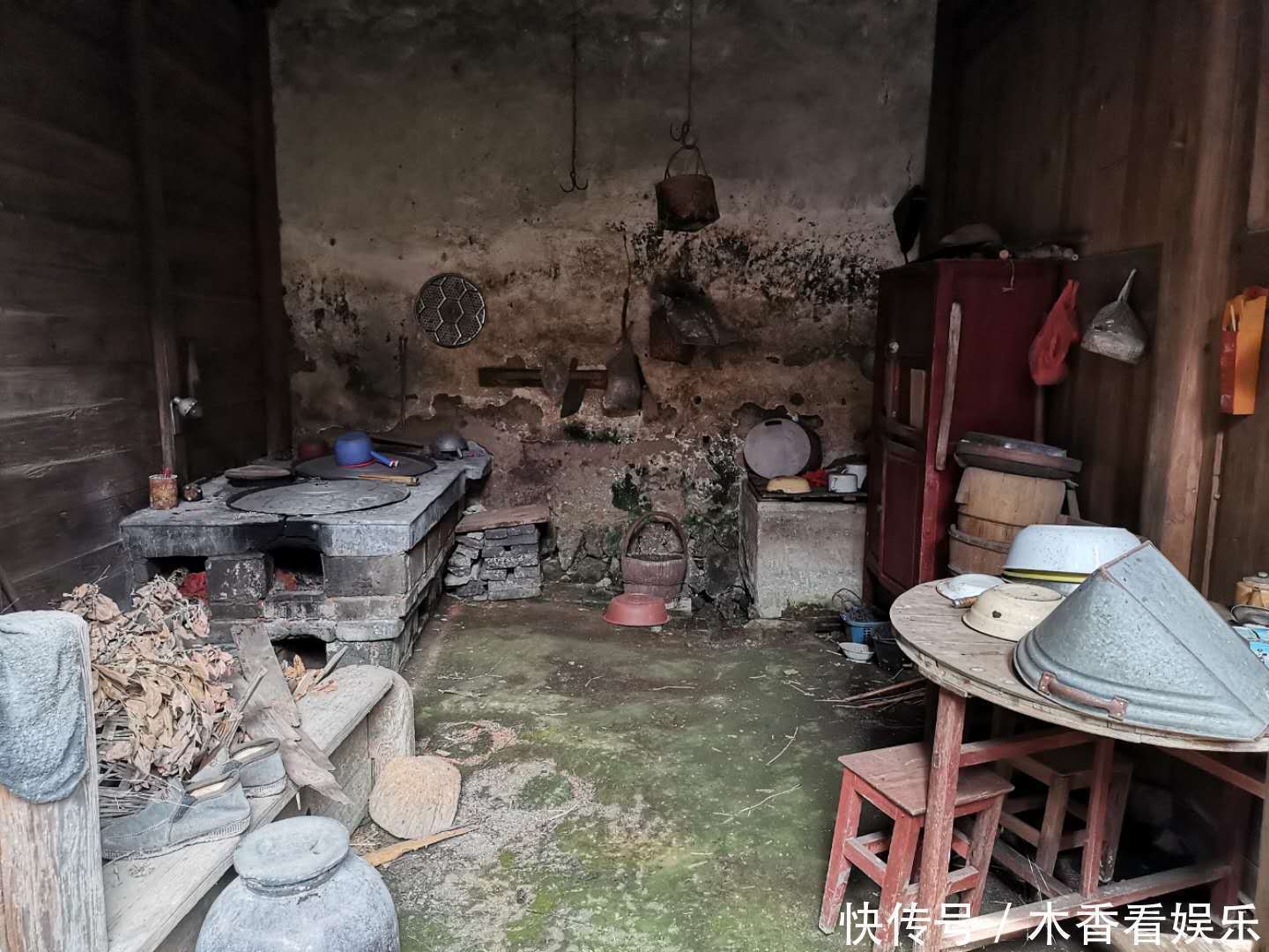 农村|第一次回农村老公家，被他家房子吓到了，这样的房子你们没见过！