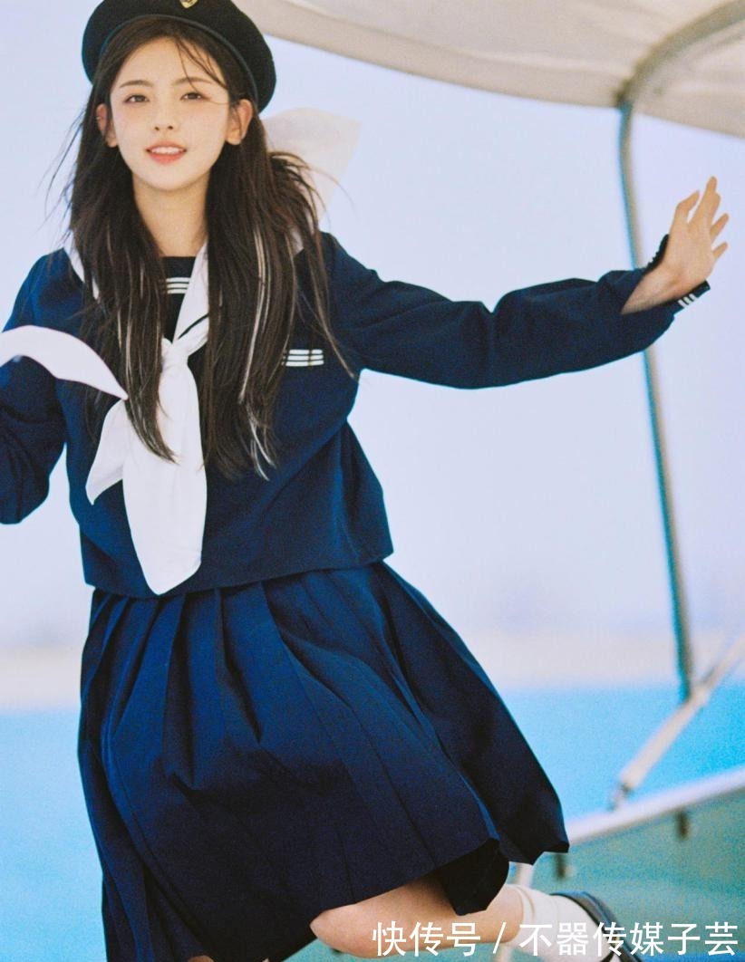 水手裝|楊超越化身“漫畫少女”,穿水手裝看起來清純可愛,少女感滿滿