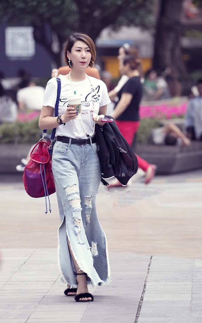 小姐姐|街拍:精细的容颜清新美女款款长裙, 美美哒凸显优雅气质