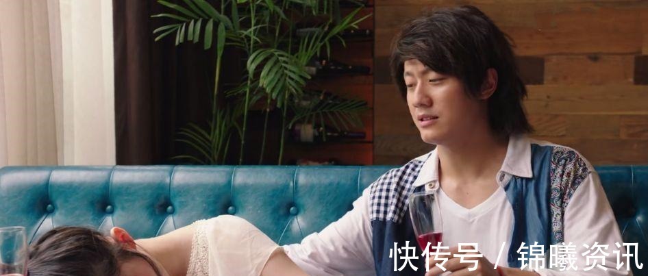 肖枫战队最怂的人 却从未掉过链子 藏酒瓶子的动作让弹幕炸了