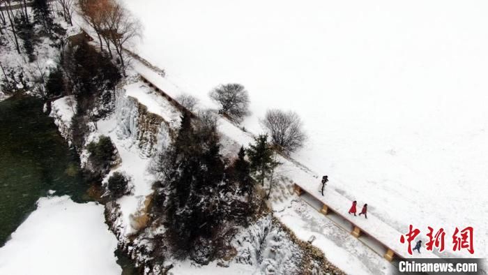 春节|甘肃春节丝路冰雪游火热：悬臂长城滑雪场跻身十大热门景区