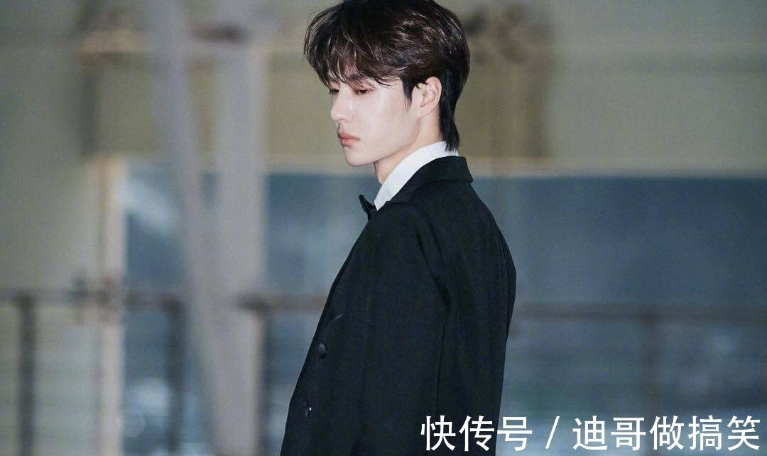 节目|《这就是街舞》队长与小朋友合照，王一博选择靠边，粉丝一语道破