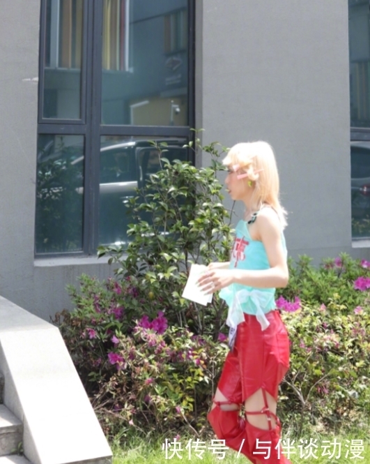 王嘉尔|新综艺《黑怕女孩》路透来袭,这位“红裤子女孩”我先押冠军了!