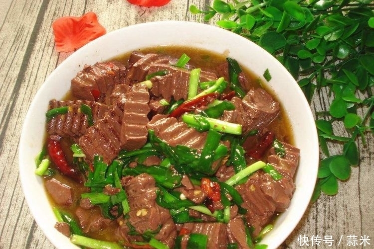 人到中年想长寿,可以多吃3种食物,排毒养颜,有益健康!