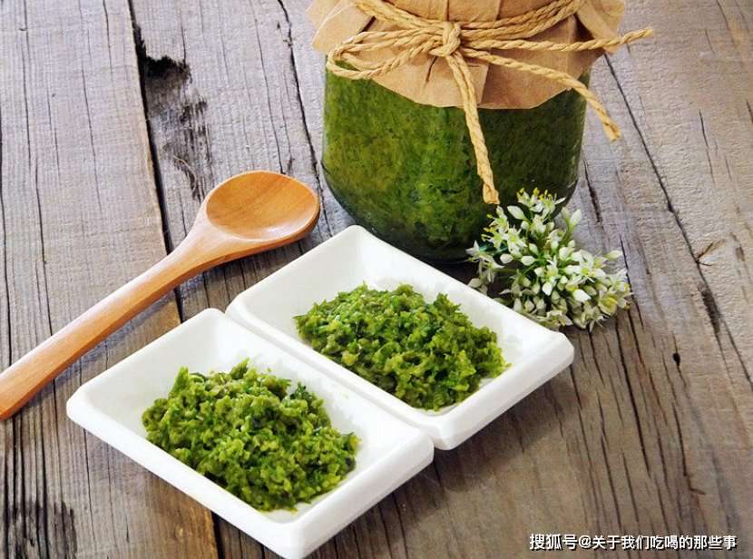 技巧|腌韭花酱的季节到了,记住一个技巧,放一年也绿油油的,鲜香不变质