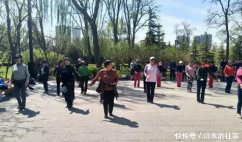 早好|入冬之后,早上起床后,第一件事不是排便,也不是喝水,早知早好