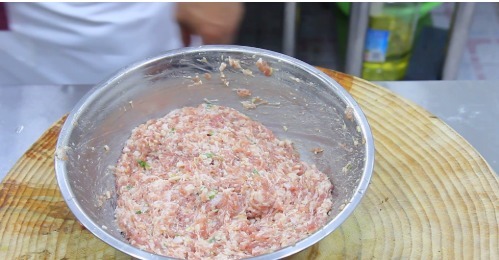 摔打肉馅|厨师长分享狮子头的做法,不变形又能熟透的技巧