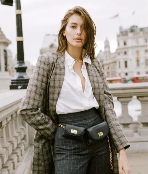 今年开春火了一种“高级穿法”，明星潮人都在穿，特别显气质！