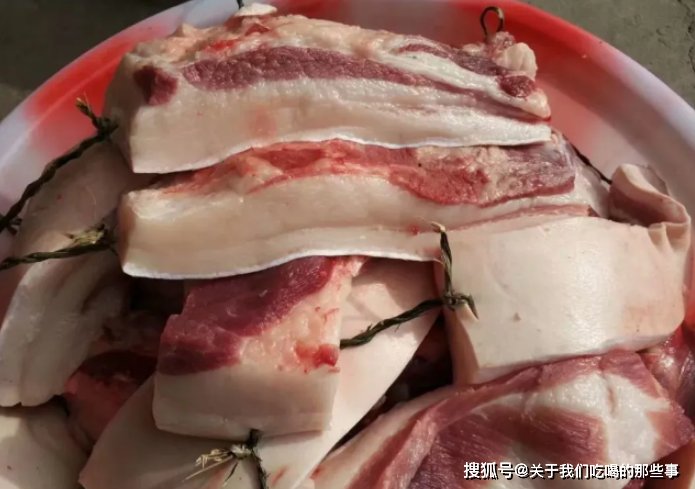 腌腊肉最忌直接晒，难怪不好吃！牢记5个技巧，鲜香软嫩久放不霉