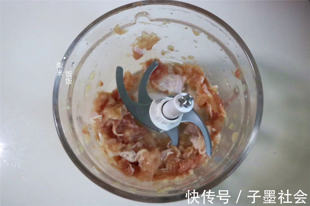鸡腿|这饼食材多，营养全，5个孩子抢着吃，网友：看着就美味