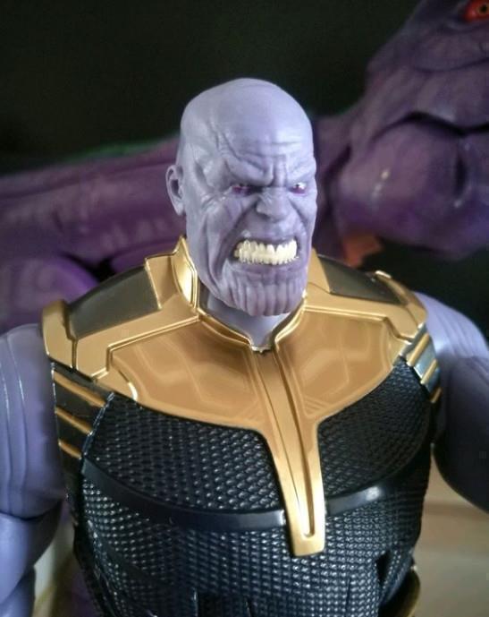 复仇者联盟|小伙晒邪神版灭霸手办,用眼神征服了观众,网友容我先笑三分钟