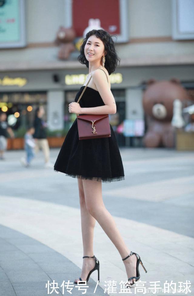 蕾丝|高贵阿姨的蕾丝裙,设计简单又清凉,尽显温柔知性美