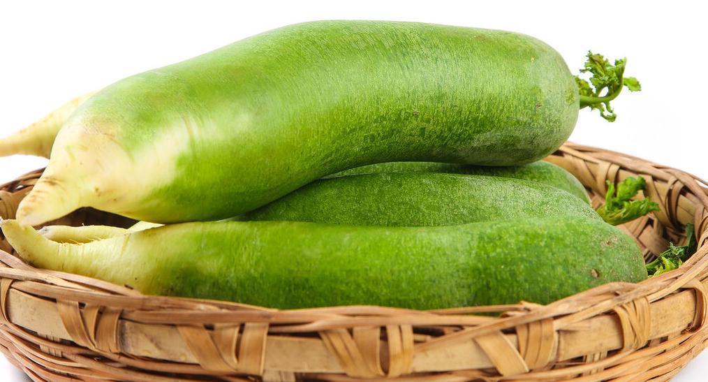 同样是萝卜,白萝卜和青萝卜区别这么大,学会了再买不吃亏