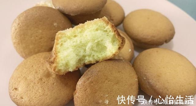 想吃|想吃无水蛋糕不要去买了!4个鸡蛋在家就能做,配方简单还好吃