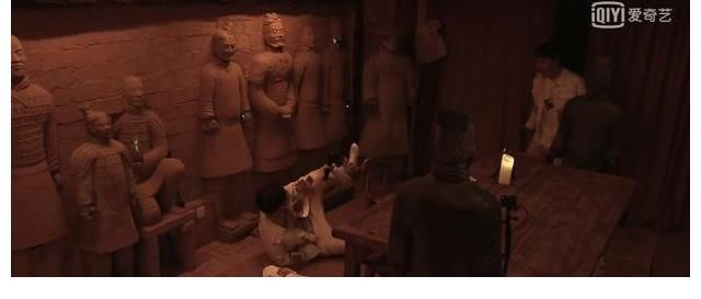 五哈旅行团再次打卡西安，鹿晗“一夜惊魂”，彭昱畅仿妆太吸睛