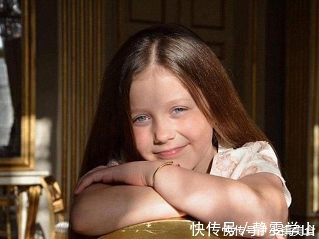 黄金手镯 丹麦皇室首饰光彩夺目而奢华,唯有一款手镯虽普通,却是流传百年