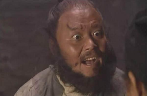 康凯饰演|演过李逵的四位演员,前三位都是傻大个,只有最后一个才是经典