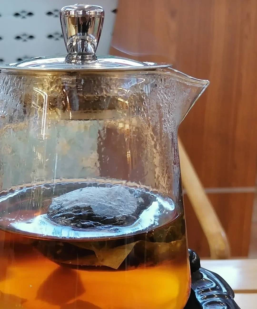 店里的姑娘|洪漠如:熬茶记忆,把回忆藏在味觉里