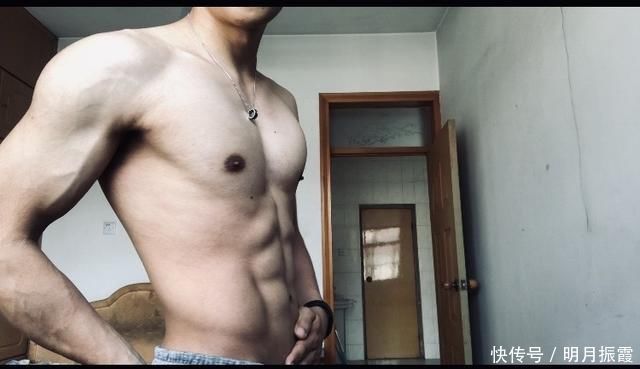 腹肌|健身100天，他从大肚腩到8块腹肌的转变，就问你能坚持几天