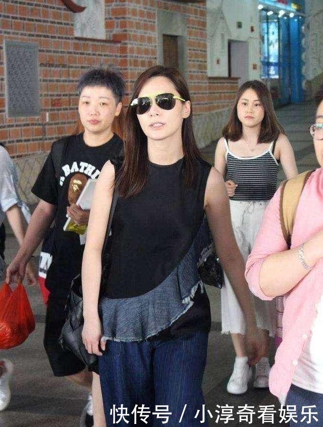 今年冬天火了一种穿法,叫“外套+老爹裤”,承包你一整季的时髦