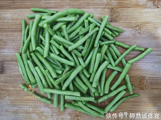 入秋后,这2样蔬菜一起炒,家人都爱吃,便宜又