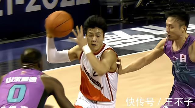 2+1|陈培东30分5抢断,山东5分险胜!李楠带队八连败,高诗岩伤愈复出