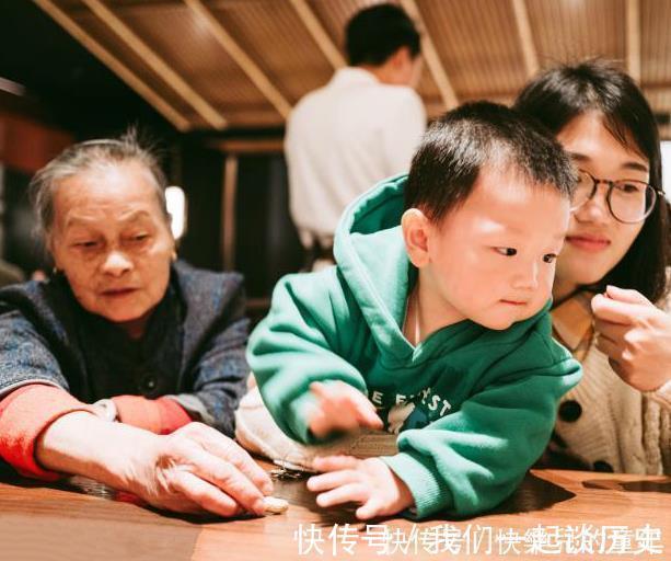 你妈|“妈妈走了,妈妈不要你了!”婆婆这样逗娃,老公的做法很机智