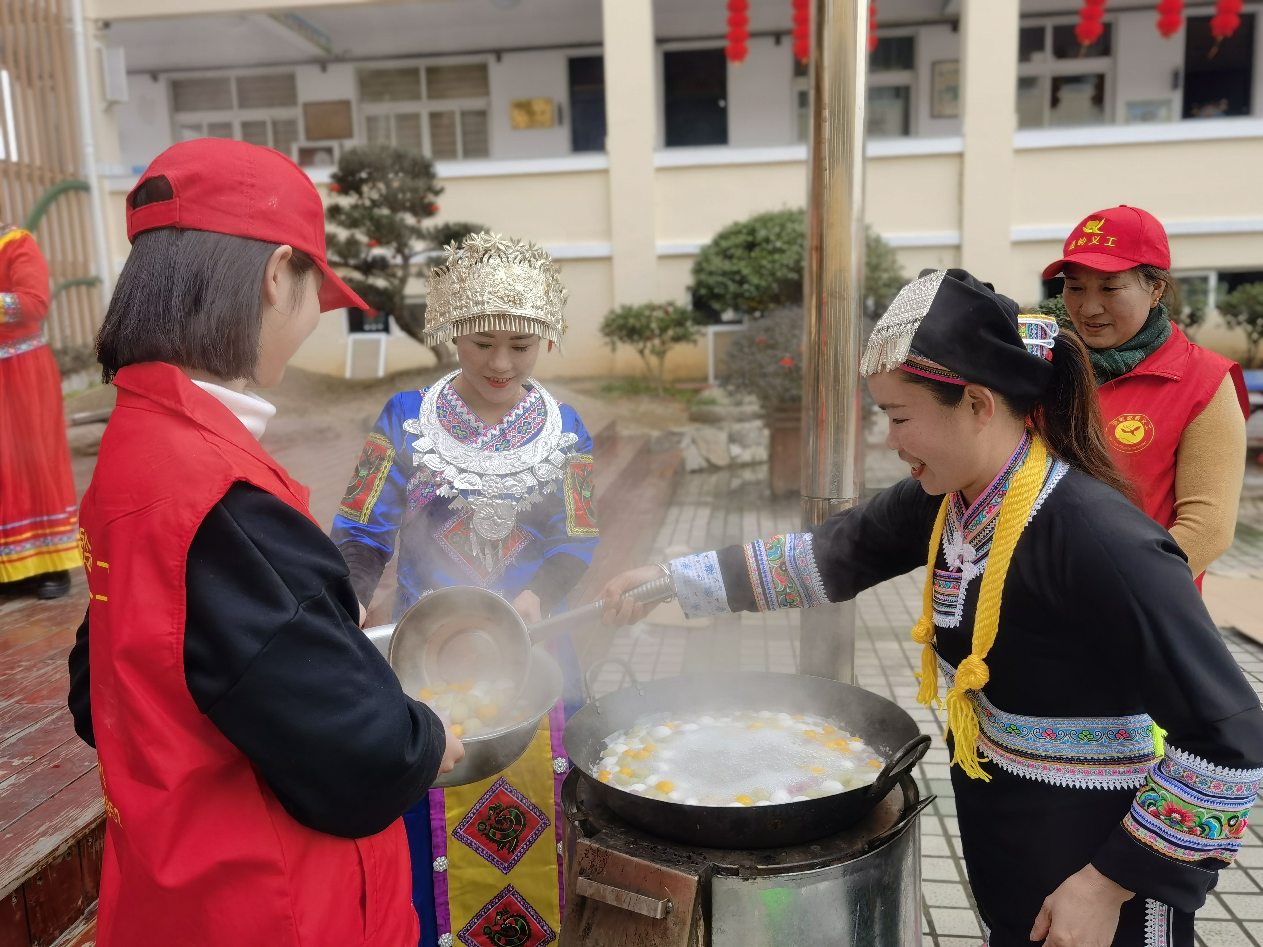 一家亲|温岭：品民俗话团圆 民族融合一家亲，欢度元宵心连心