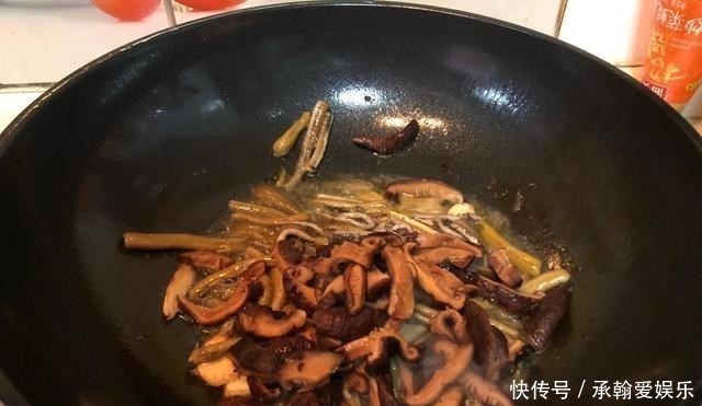 鳝丝量少就加上它一起炒,不仅能以假乱真充充数还荤素搭配两全了