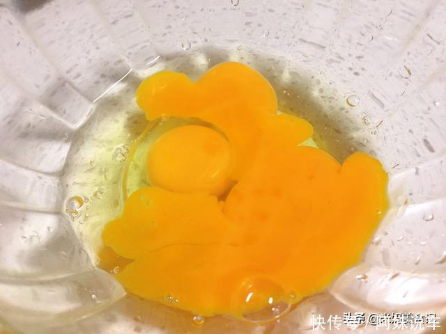 它和鸡蛋天生一对，多给孩子做，高蛋白又营养比吃肉强，超美味！