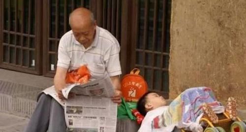 为啥越来越多年轻父母不让老人帮忙带娃？无非四大矛盾，很突出