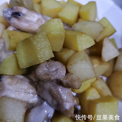 这是酱烧茄子焖土豆最正宗的做法,好吃到爆