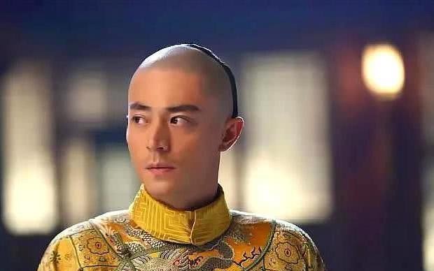 乾隆殿试出上联,考生听后转身就走,乾隆:站住,状元归你了!