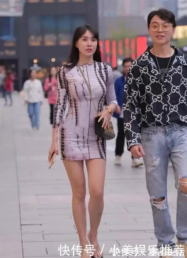 追捧度 简单修身的连衣裙穿搭,把女生烘托得亭亭玉立,你会选择吗