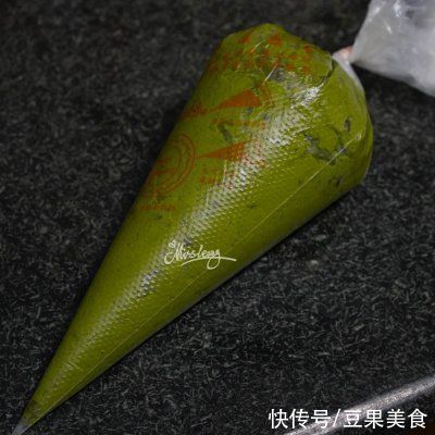  简单|网红抹茶磅蛋糕_无泡打粉，简单快手超美味