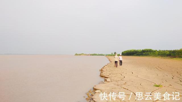 黄河|黄河水位大降，钓鱼人探钓黄河滩，“野货”真不少