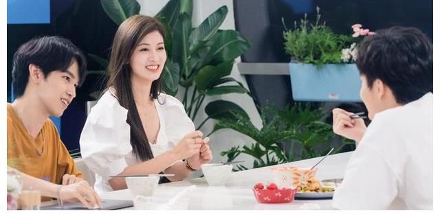 麦穗|《心动的信号4》女5上线,没有男5,无人退出,餐厅布局有暗示