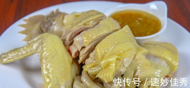 白斩鸡|皮黄肉白白斩鸡，肉质滑嫩鲜香美味，做法步骤在这里！