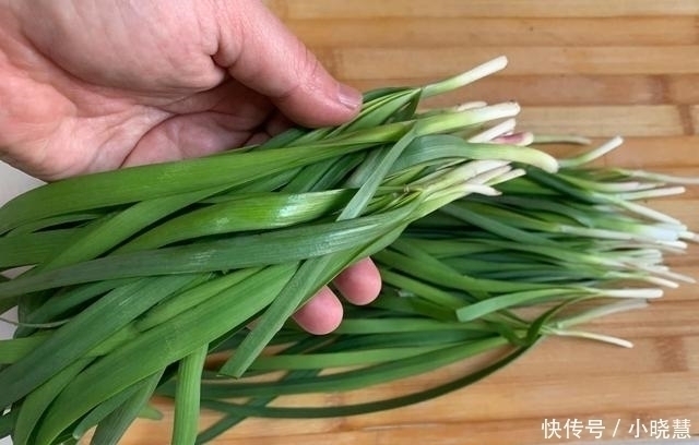 韭菜|爱吃韭菜的要注意,这样韭菜不要买,白给都不要,现在知道还不晚
