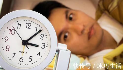 经常失眠，难以入睡，医生讲出1个倒头就睡的建议，比吃药还管用