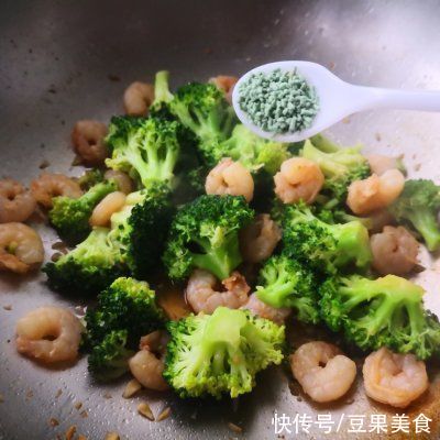 维生素c|#做饭吧！亲爱的#西兰花炒虾仁