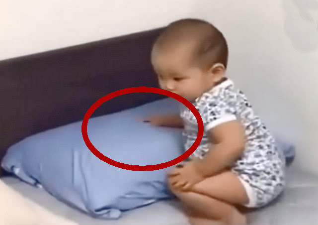 宝宝|宝宝想让妈妈陪自己睡,各种卖萌,网友妈妈被安排的明明白白